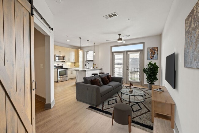 Foto del edificio - District at Duluth Apartments