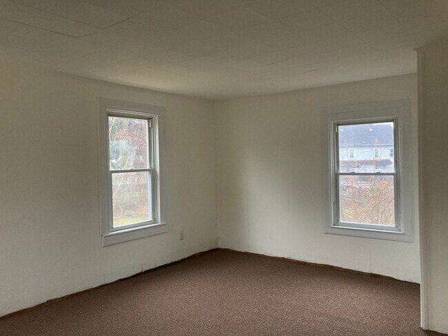 Building Photo - 95 Foxhall Ave