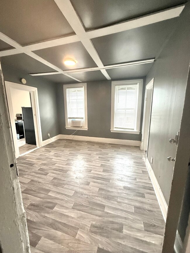 Building Photo - 822 Avenue F