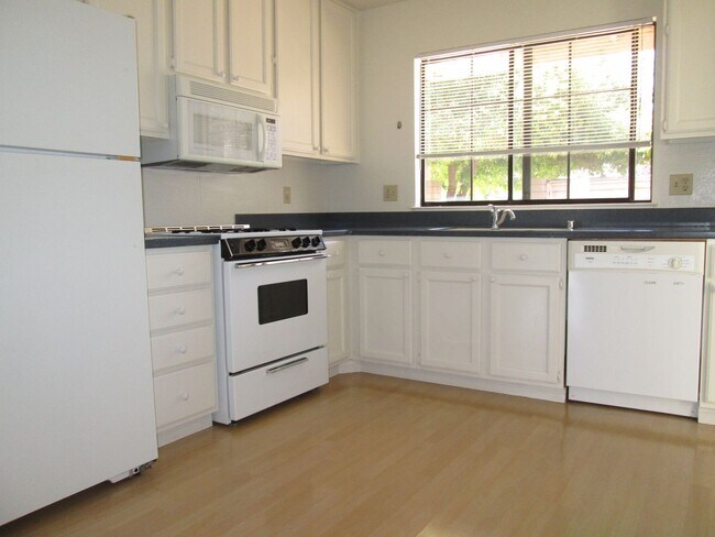 Foto del edificio - 927 Lobelia Ln