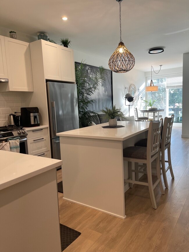 Building Photo - 5415 Brydon Cres