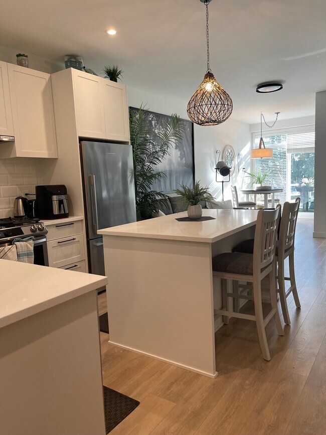 Photo du bâtiment - 5415 Brydon Cres