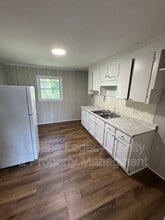Building Photo - 2333 Dunbar St