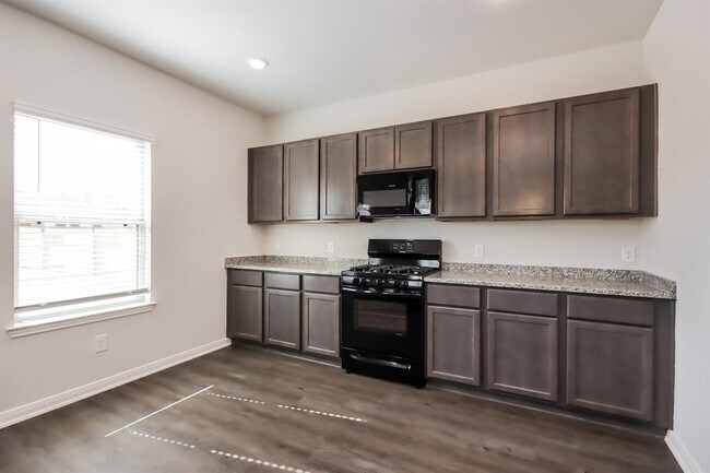 Building Photo - 26032 Babe Ruth Dr