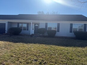 Building Photo - 3101 Camelot Blvd