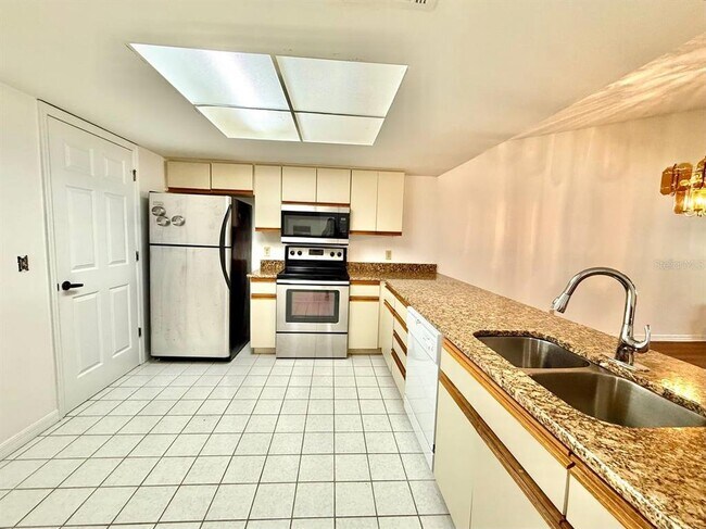 Foto del edificio - 18308 Aintree Ct