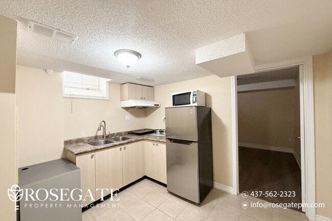 Photo du bâtiment - Newly Renovated 1-Bedroom, 1-Bath Apartmen...