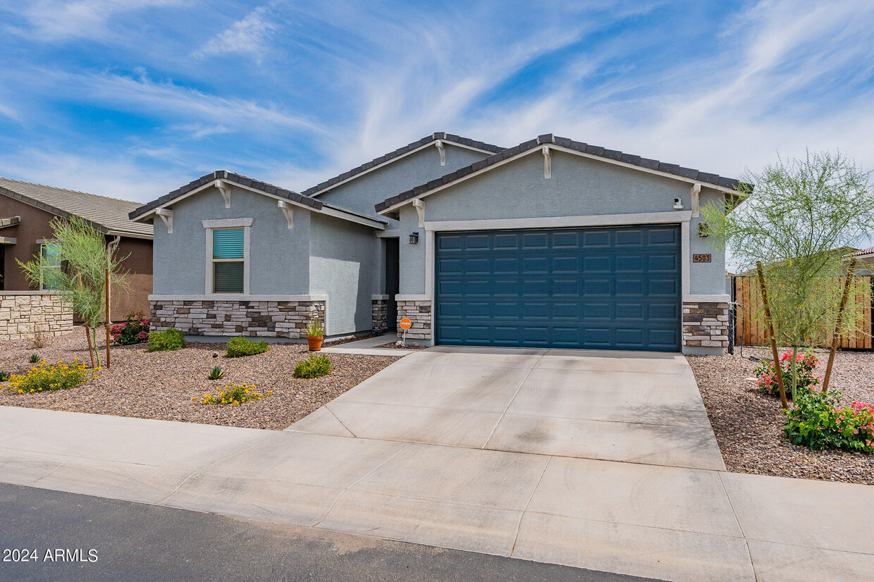 Foto principal - 4503 E Gallop Trail