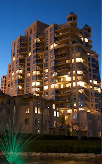 Photo du bâtiment - Newport Beach Condominium