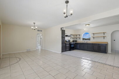 Foto del edificio - Corner 3 bed with Refrigerated AC