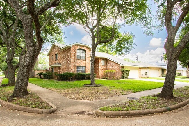 Building Photo - 2458 Parkwood Ln