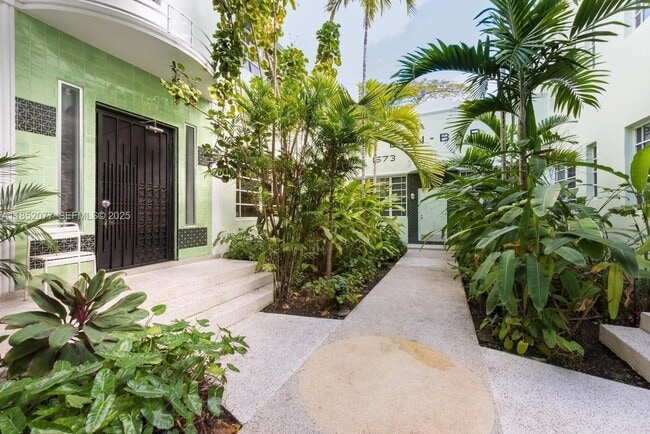 Foto del edificio - 1573 Pennsylvania Ave