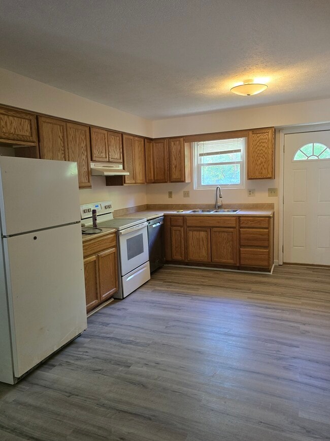 Building Photo - 941 Wittenberg Dr