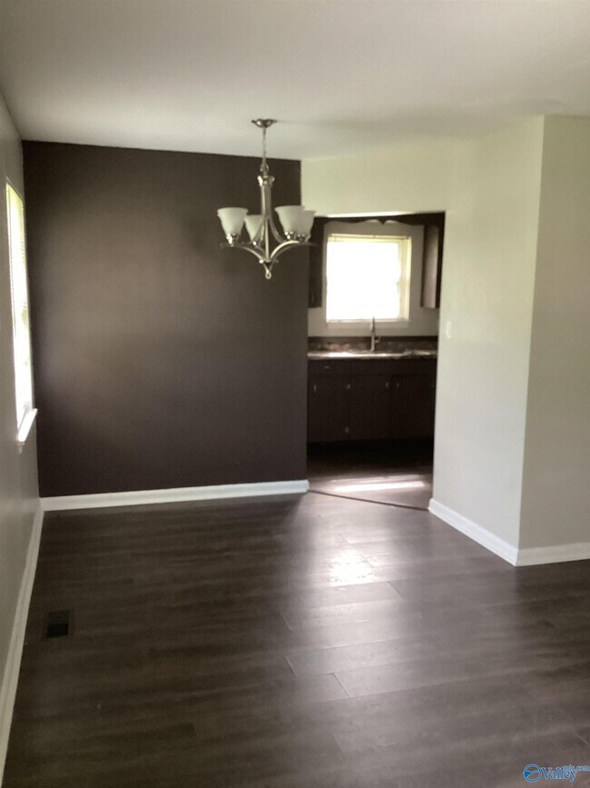 Foto del edificio - 2408 Whitesburg Dr