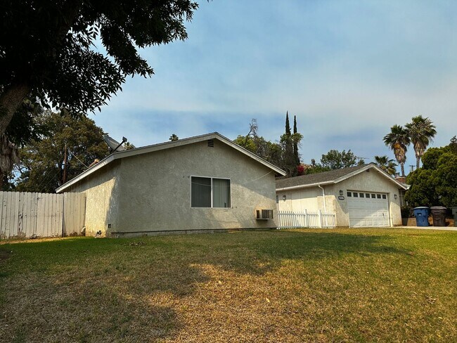 Foto del edificio - Riverside Home For Rent- 3 bedrooms!