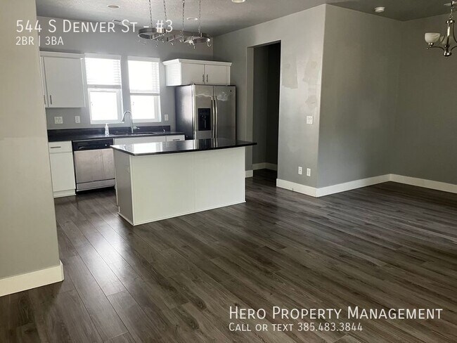 Foto del edificio - 544 Denver St