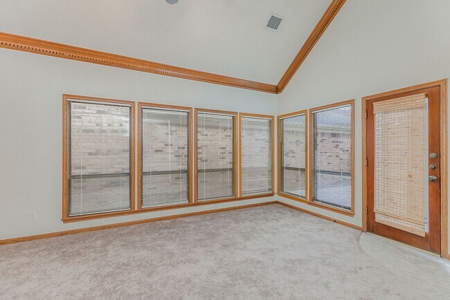 Foto del edificio - 18242 Vinland Dr