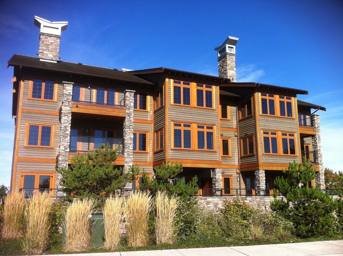 Foto principal - 9525 Semiahmoo Pky
