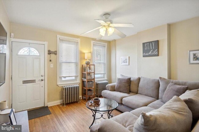 Building Photo - 214 Ripka St