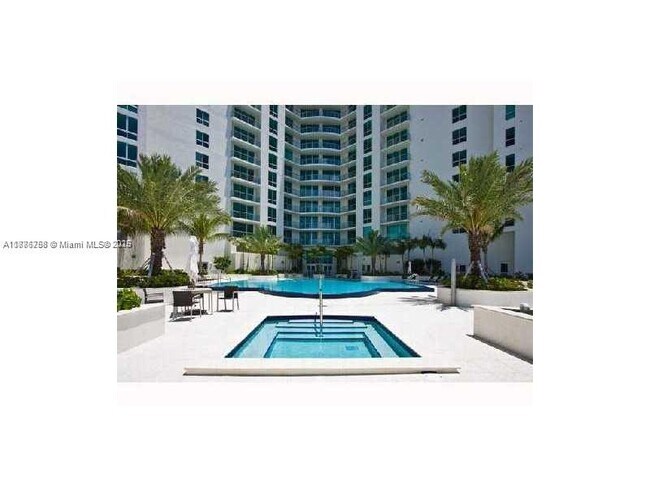 Foto del edificio - 300 S Biscayne Blvd