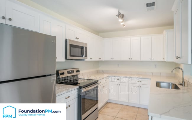 Building Photo - 9342 Sarsen Dr