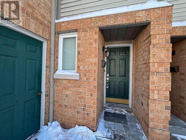 Building Photo - 2550 Thomas St