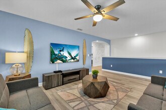 Building Photo - 4724 Sleepy Hollow Dr