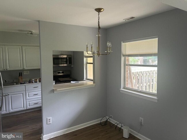 Building Photo - 63 Wexford Dr