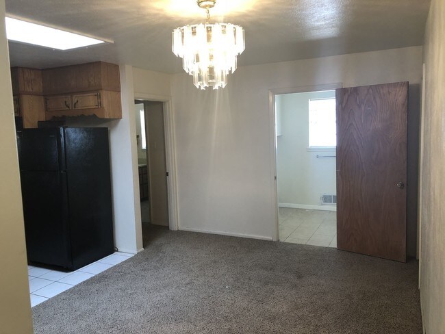 Building Photo - 4 br, 2 bath House - 700 Cobean