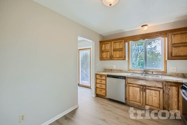 Foto del edificio - 8301 Thomas Ave N