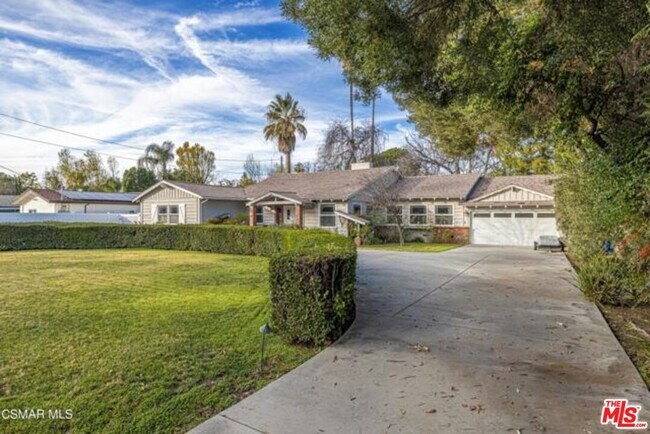 Building Photo - 22839 Oxnard St