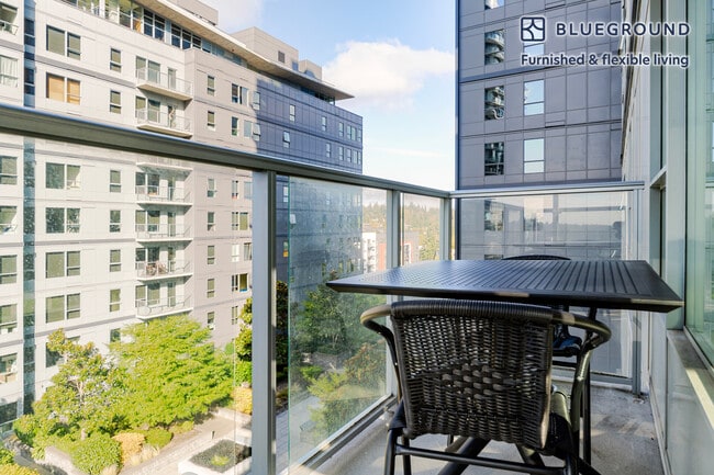 Foto del edificio - 10301 NE 10th St