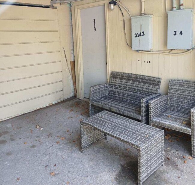 Foto del edificio - 3142 General Meyer Ave