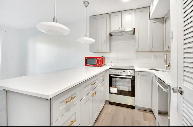 Building Photo - 1255 Ponce Island Dr