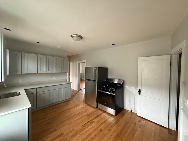 Building Photo - 86A Quincy St