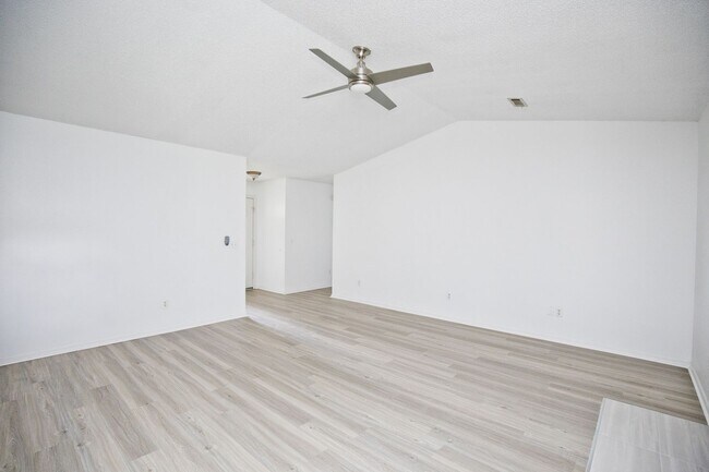 Foto del edificio - ***3061 WildFlower***