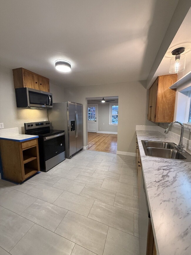 Foto del edificio - Bend: $2240 Charming 3 Bed 2 Bath Bungalow...