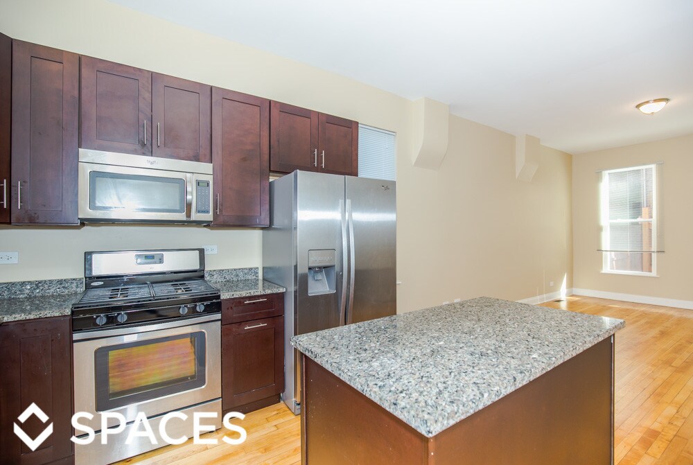 Foto principal - 2144 W Potomac Ave