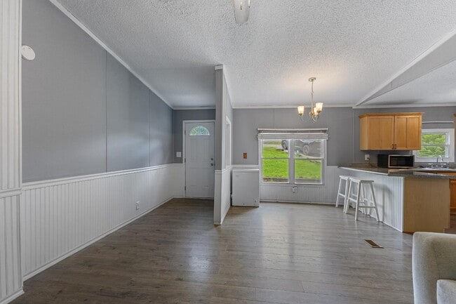Building Photo - 1022 Dogwood Ln