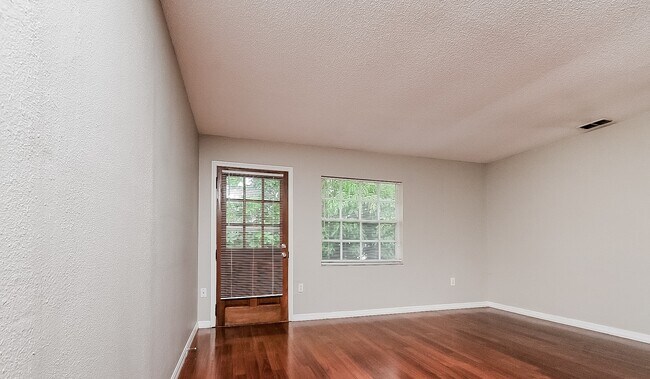 Building Photo - 1659 Fruitwood Dr
