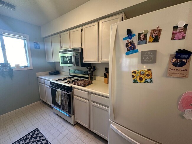 Foto del edificio - 3116 Windcrest Ct NE