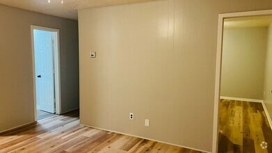 Building Photo - 803 N Clay St