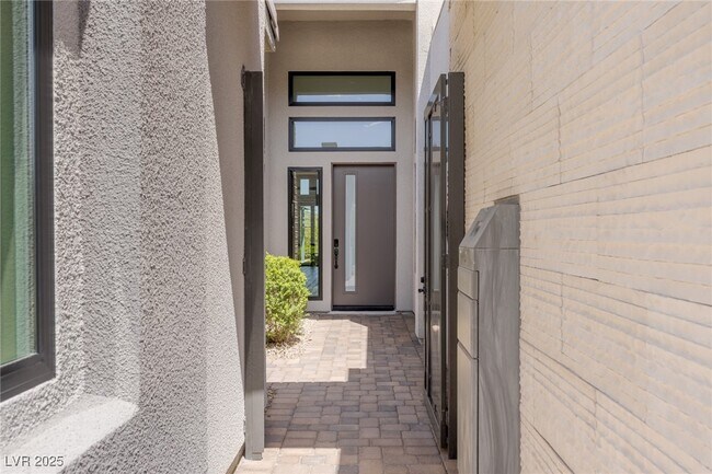 Foto del edificio - 5192 Rock Daisy Dr