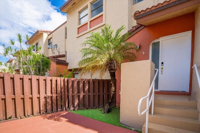 Foto del edificio - 9907 NW 9th St Cir