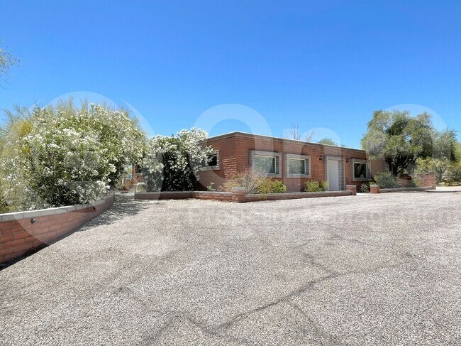 Building Photo - 4851 E Paseo del Bac
