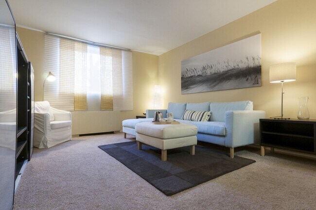 Interior Photo - The Metropolitan Bala