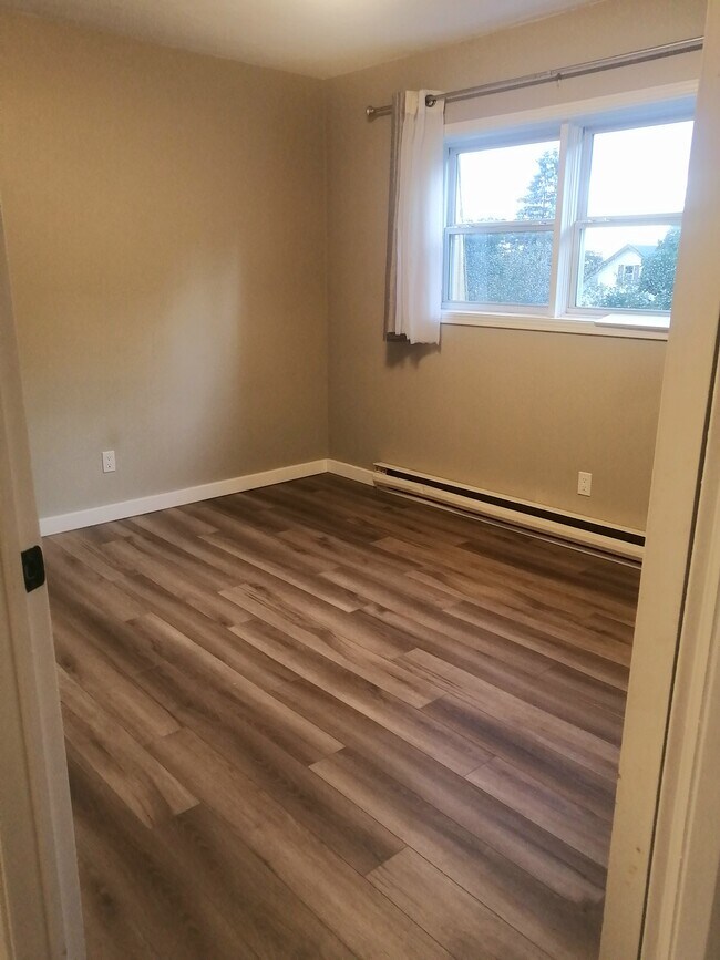 Building Photo - 1 Bed / 1 Bath Apartment for Rent! Available May 1st!