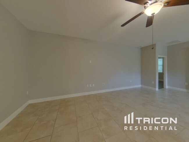 Foto del edificio - 463 River Square Ln