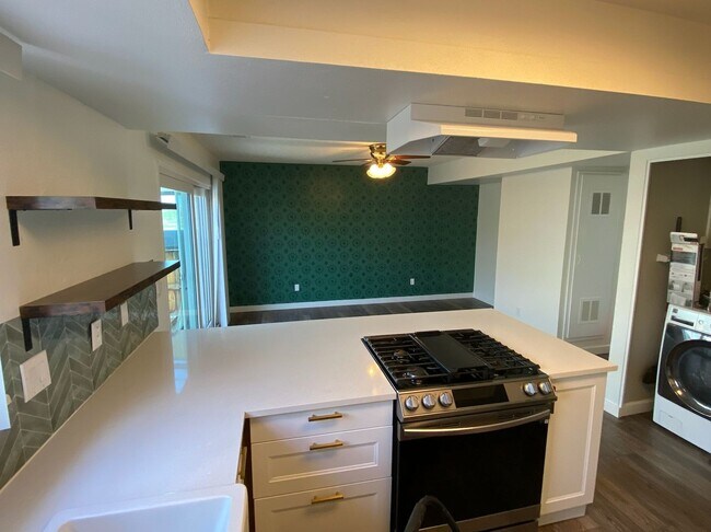 Foto del edificio - Spacious 2BR Townhome in Denver