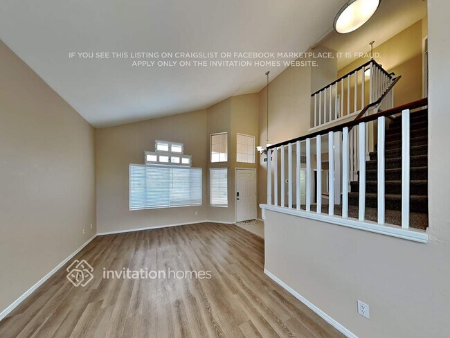 Building Photo - 1308 E Artesian Way